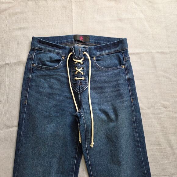 No Boundaries Womans Boot Cut Tie Closure Jeans Size S 3-5 (26x32) - Picture 2 of 5